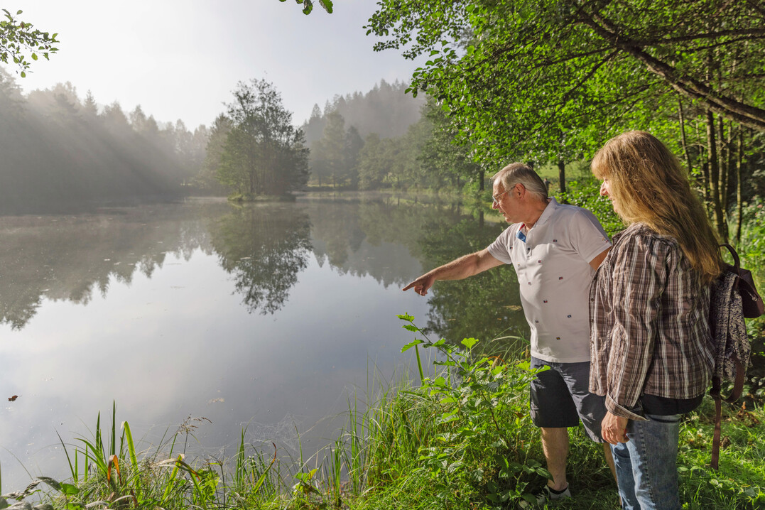 Die Region lebt auch von Fischzucht, hier ein Gstefhrer am Fischweiher.