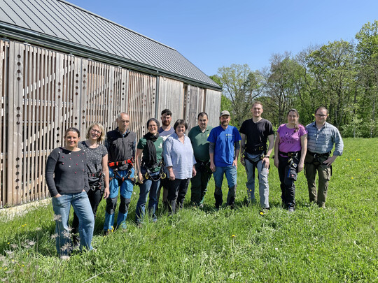 Der Kurs vor dem LOGL-Zentrum in Weil der Stadt mit LOGL-Prsidentin Sigrid 