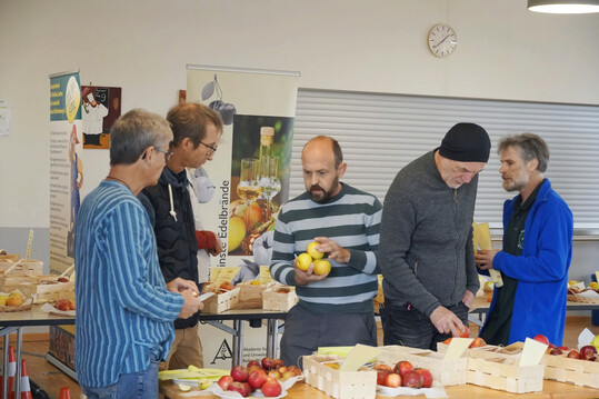 Reges Interesse an der Sortenausstellung in Albershausen