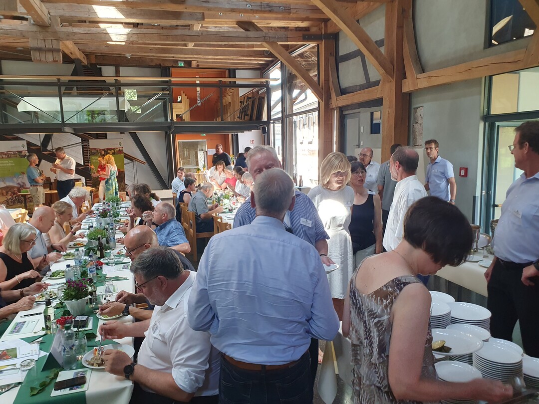 Auch bei 38 Grad Celsius Außentemperatur schmeckte das abwechslungsreiche Mittagsbuffet.