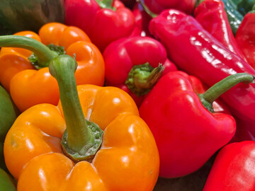 In der Kategorie Obst und Gemüse waren im Jahr 2024 rund 58 Prozent der Lebensmittelproben mit Rückständen belastet.