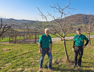 Vorstand Roland Heinkel und rechts Hans-Martin Haas 