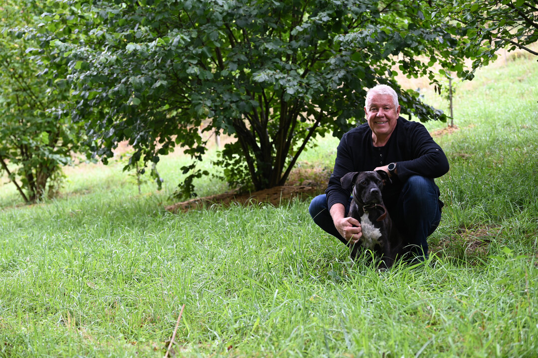 Michael Mrsel mit seinem Trffelhund Jack