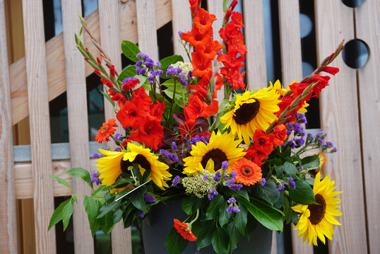 Blumenschmuck beim Jubilum des KOV Bblingen