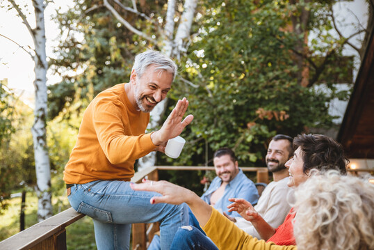 Feste und andere Gelegenheiten zum Kontakteknüpfen fördern das Gemeinschaftsgefühl