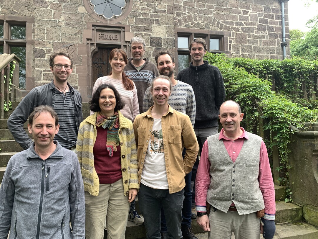BioResiObst Projektteam beim ersten Projekttreffen. Von links in der hinteren Reihe: Niklas Oeser, Ann-Kathrin Bessai , Jan Bade, Matthais Ristel, Robert Görlitz, In der vorderen Reihe: Bastian Benduhn, Inde Sattler, Johannes Rottmann und Gunter Backes.