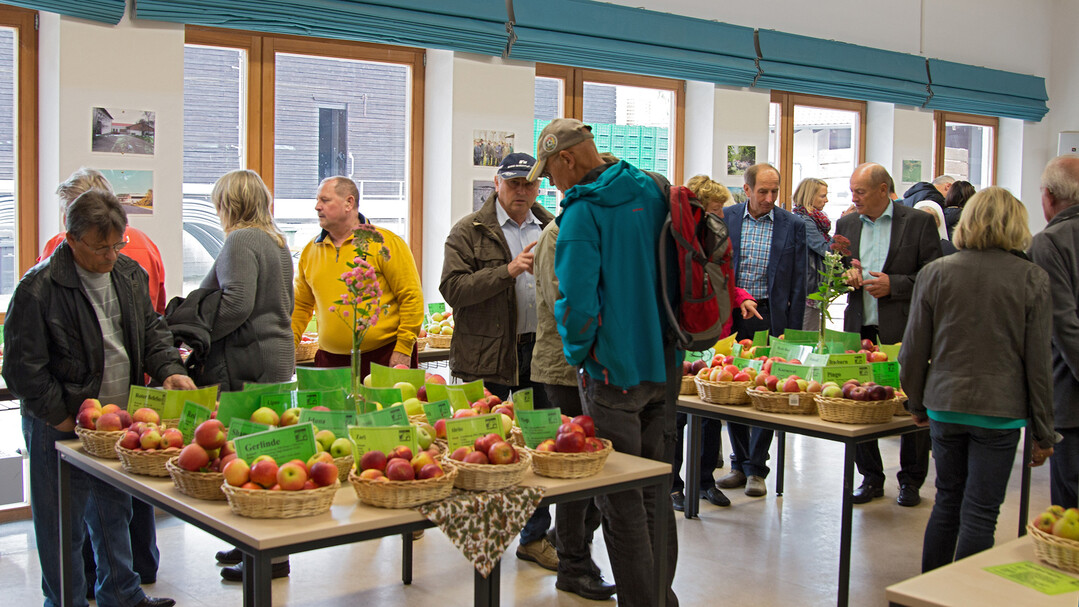 Obstausstellung in Deutenkofen am 29. September