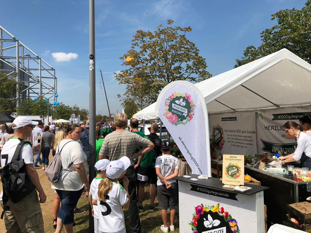 Den ganzen Tag lang lockten die Mitmach-Aktionen viele Besucher des Familientages an den Stand der Initiative "Obst & Gemüse - 1000 gute Gründe"