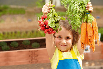  Unter dem Motto Obst und Gemse  Bunte Schatzkiste der Natur hatten sich dieses Mal rund 1.800 Kinder und Jugendliche am Wettbewerb beteiligt. 