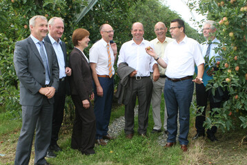 Landwirtschaftsminister Peter Hauk (2.v.r.) war sich mit Vertretern des Berufsstandes, der Landkreise