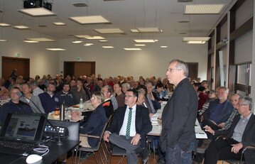Volles Haus bei der Obst- und Gartentagung in Weinsberg. Im Vortrag, Dr. Dietmar Rupp, LVWO.