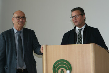 Landwirtschaftsminister Peter Hauk (r.) und Prsident Franz Josef Mller betonten bei der LVEO-Mitgliederversammlung, wie wichtig es war, das Volksbegehren abzuwenden. 