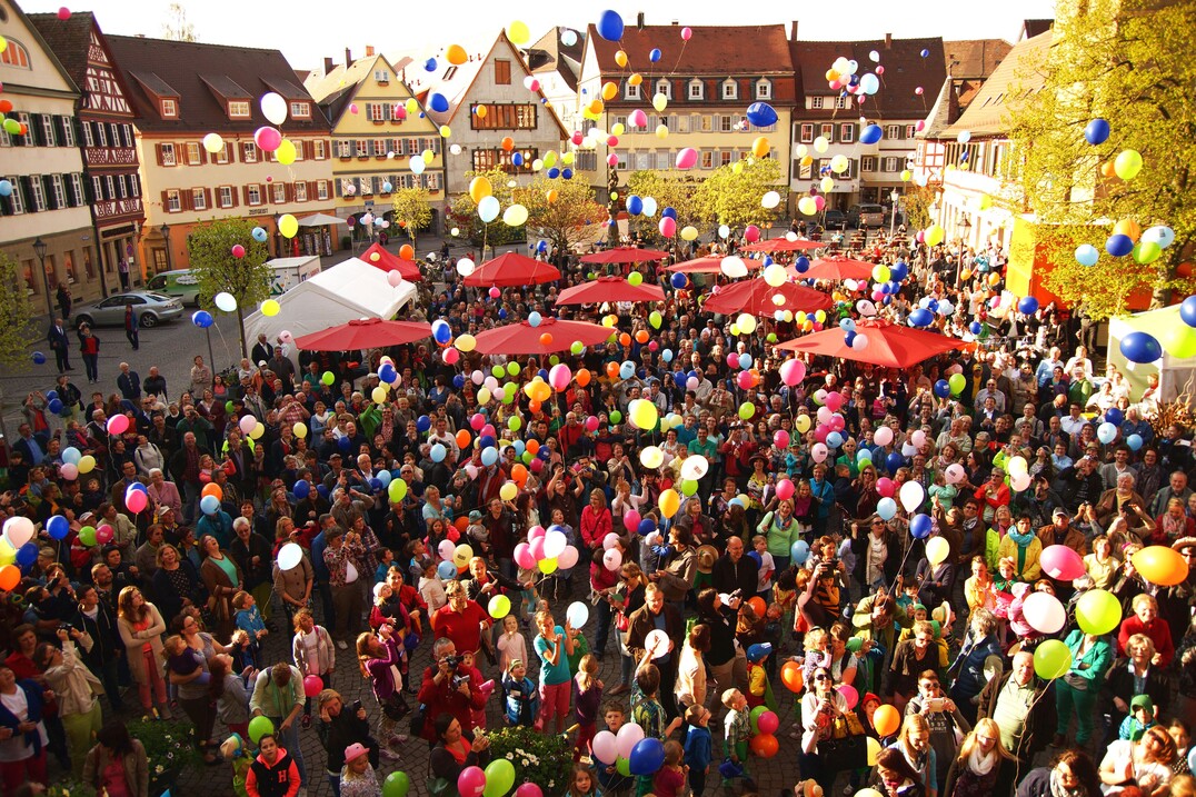 In Öhringen startete mit tausend Luftballons der Countdown für die 26. Landesgartenschau in Baden-Württemberg