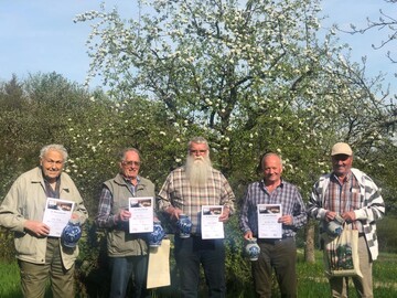 von links: Der Erstplatzierte Urban Hierling, daneben Klaus Biselli, Richard Dettweiler,
Karl-Heinz Renner und Wolfgang Mller.
