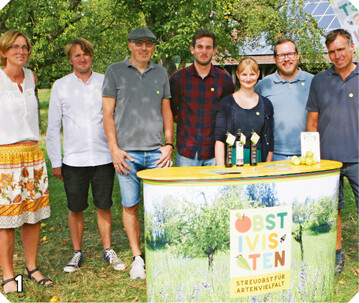 1 Engagement fr Streuobst: (v.l.): Rosi Geyer-Fler, Moritz Ott, Frank Winterhalter, Tobias Haussmann, Katharina Eckel, Ronny Rhlemann und Gereon Gldenberg