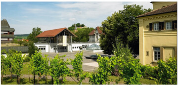 Historische und moderne Gebude der Staatlichen Lehr- und Versuchsanstalt fr Wein- und Obstbau in Weinsberg