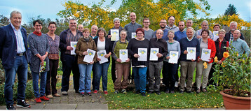 Die neuen LOGL– Geprften Obst- und Gartenfachwarte mit Prfern und Vertretern der KV Esslingen und Nrtingen.