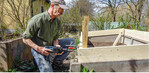 Ein Hochbeet-Kasten aus Holz lässt sich einfach selbst bauen...