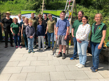 Die Urkundenbergabe im Botanischen Garten