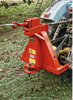 Der Seilschüttler von Harter, am Heck des Schleppers angebaut