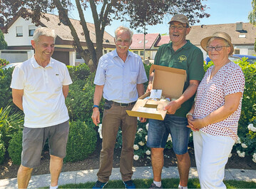Karl-Heinz Glggler und Gnter Stolz mit Paul und Renate Geiger