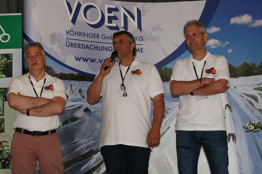 Organisatoren der Stone Fruit Conference, die in Blitzenreute in dritter Auflage stattfand (v. l.): Jan Taks von der Firma Stas, Reinhard Vhringer von Voen und Han Fleuren von der gleichnamigen Baumschule