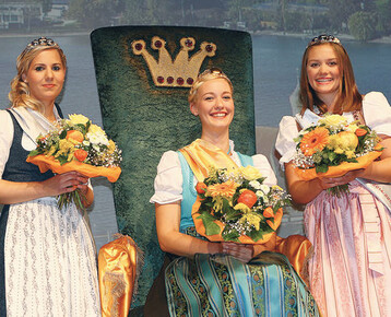 Die neue Bodensee-Apfelknigin
Jennifer Kreinacker mit den Apfelprinzessinnen Ines Klotz (l.) und Michaela Herz