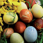 Ostereier sollte man möglichst mit unschädlichen
Naturfarben bemalen.