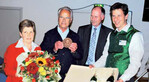 (v.l.n.r.) Rudolf
Thaler mit Frau,
daneben Dr. Konrad
Rühl und Vereinsvorsitzender
Jörg Geiger